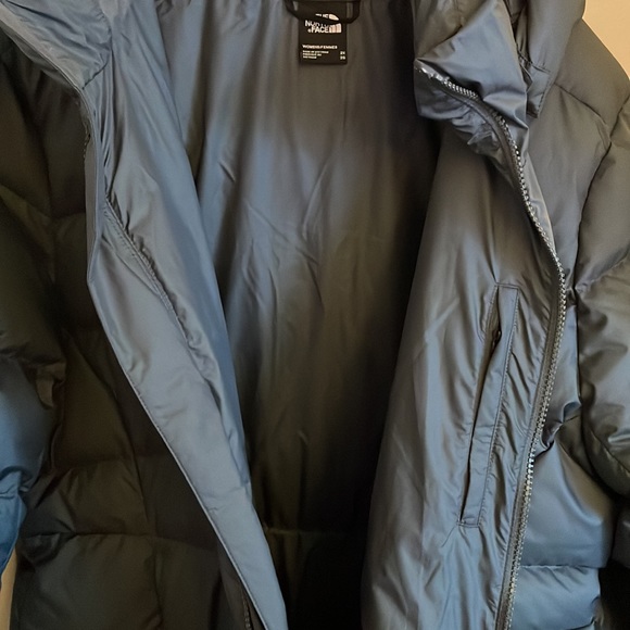 The North Face Plus Size Grey Puffer Coat - Picture 4 of 4
